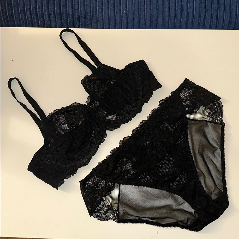 Wacoal Black Lace Vivid Attraction Underwire Bra and Panty Set Women Intimates